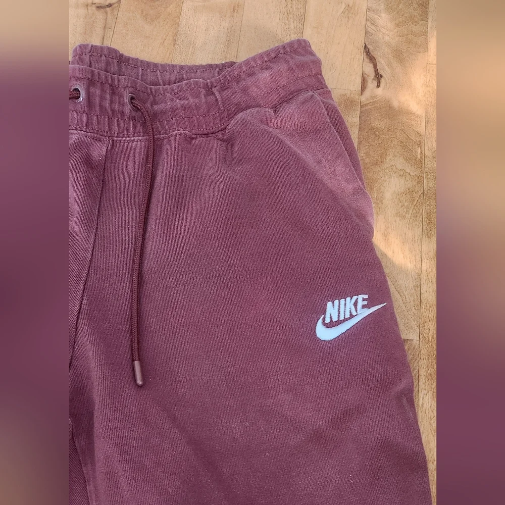 Nike Sweatpants - Maroon - Picture 2 of 8